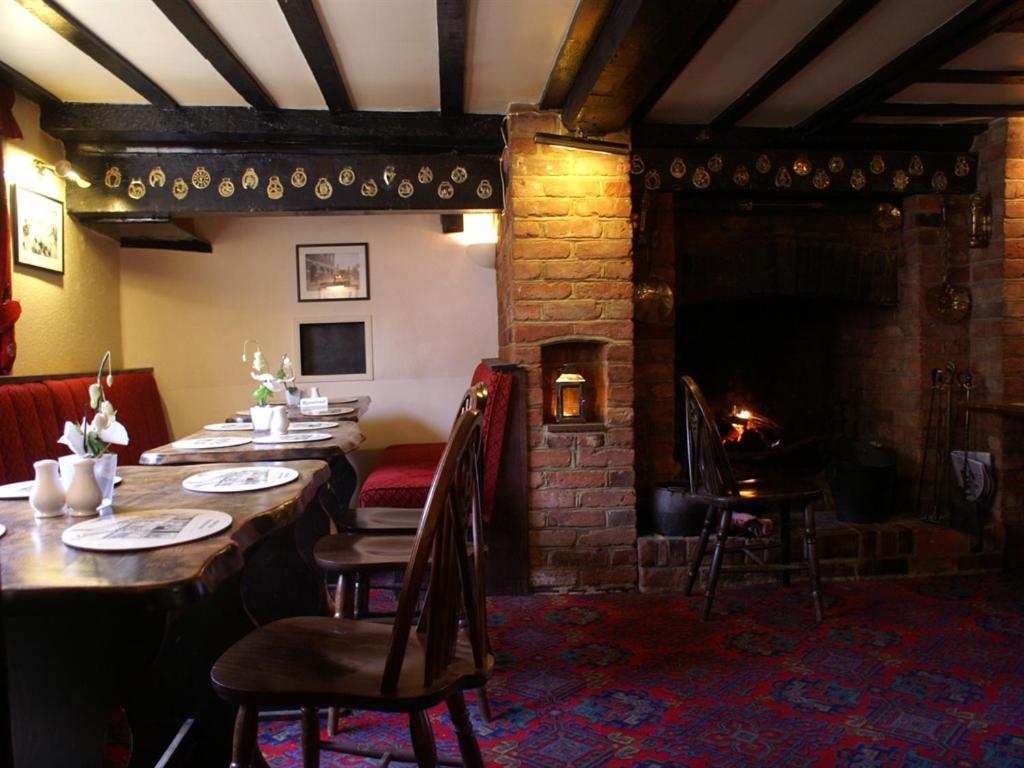 The Saracens Head Inn Amersham Zewnętrze zdjęcie