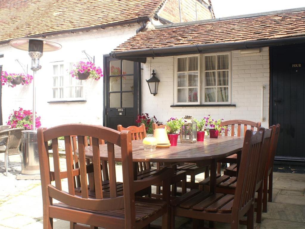 The Saracens Head Inn Amersham Zewnętrze zdjęcie